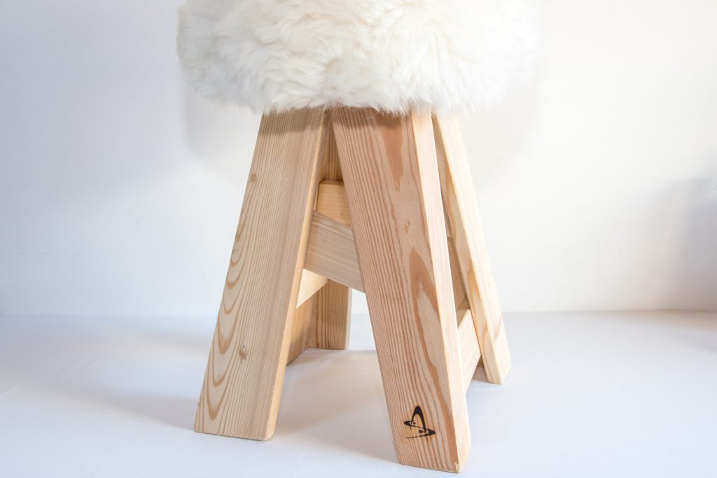 Tabouret bois et peau modèle "Classic" - Blanc