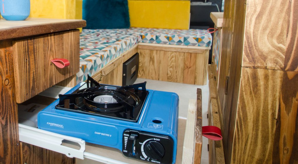 Maxi Caddy aménagé - Détail coin cuisine