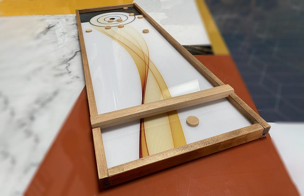 Plateau de jeu en bois et Makrolon