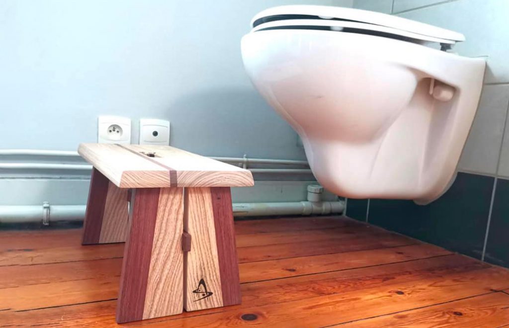 Squatty Potty en assemblage de bois massif, peut-être réalisé sur-mesure