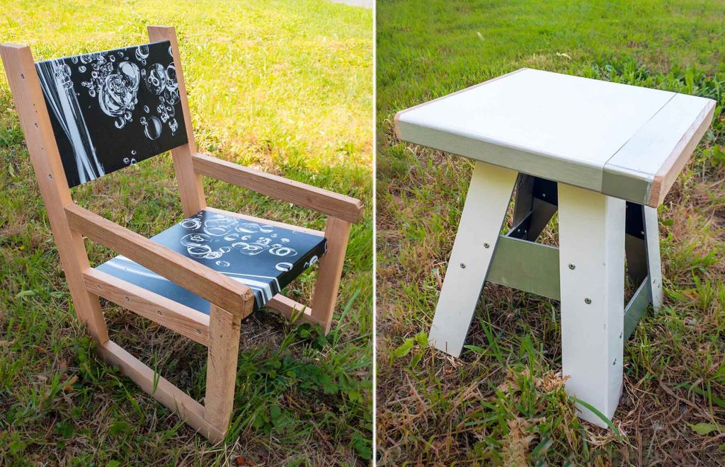 Chaise avec accoudoirs et tabouret